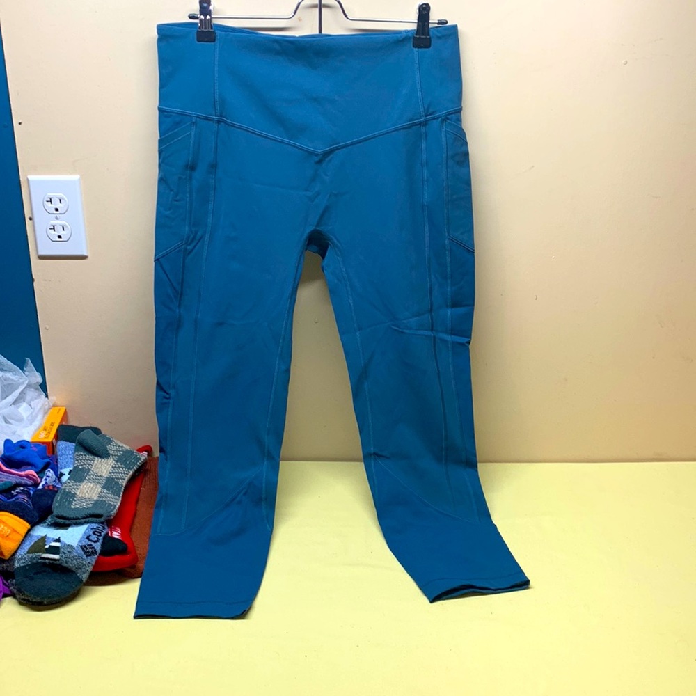 Lululemon leggings size 12 blue w/pockets